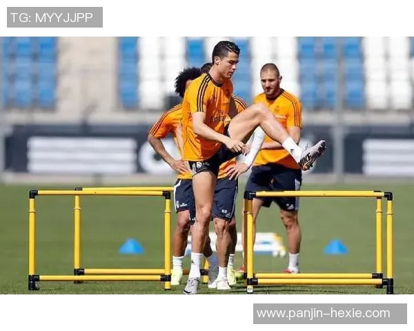 足球明星吸烟瞬间揭秘引发热议的健康与形象之争